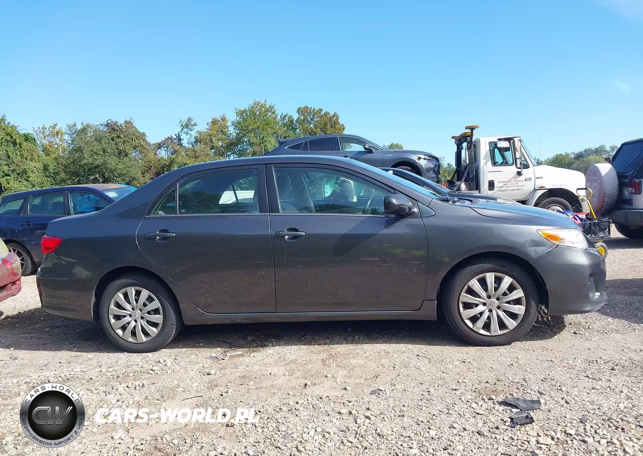 2013 Toyota Corolla Le VIN:2T1BU4EE1DC058381 - 13
