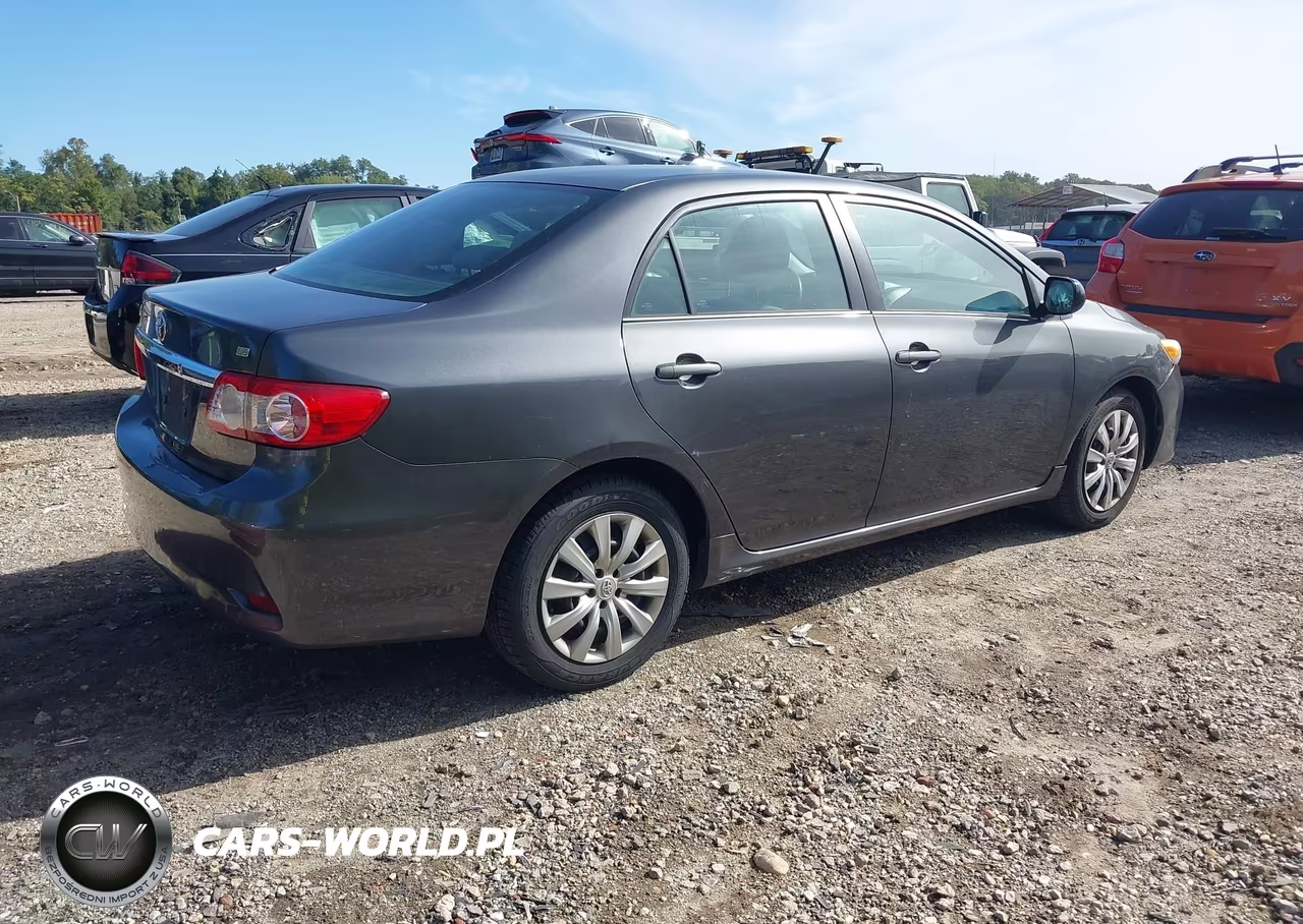 2013 Toyota Corolla Le VIN:2T1BU4EE1DC058381 - 4