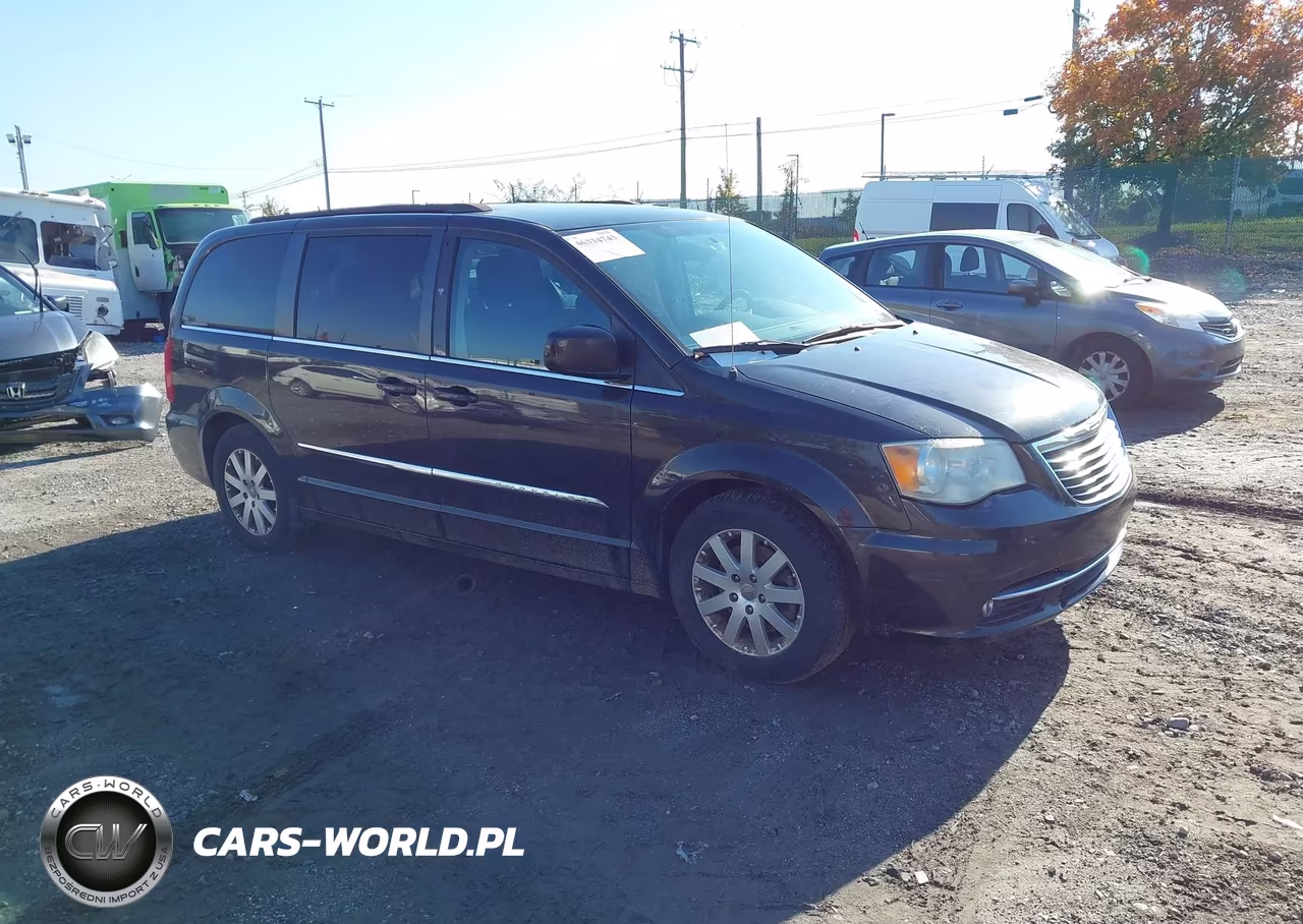 2014 Chrysler Town & Country Touring – zdjęcie 1 z 11