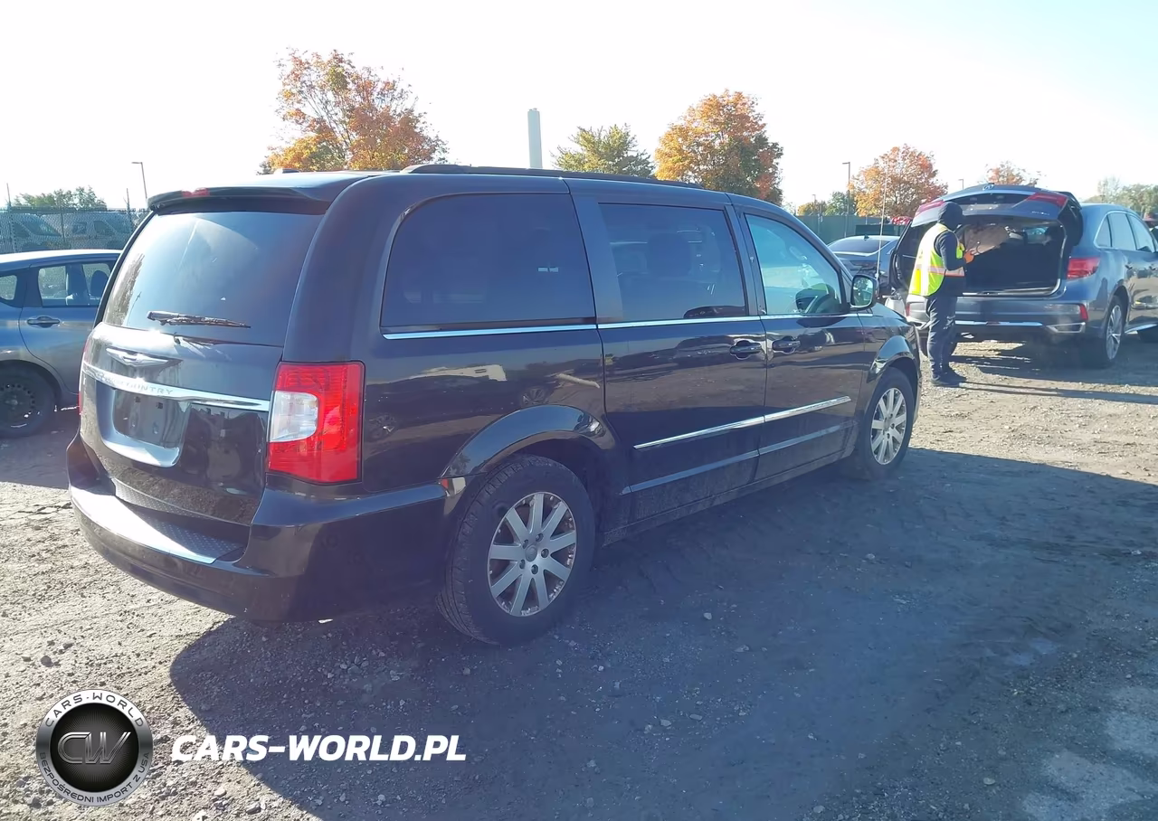 2014 Chrysler Town & Country Touring VIN:2C4RC1BG2ER251565 - 4