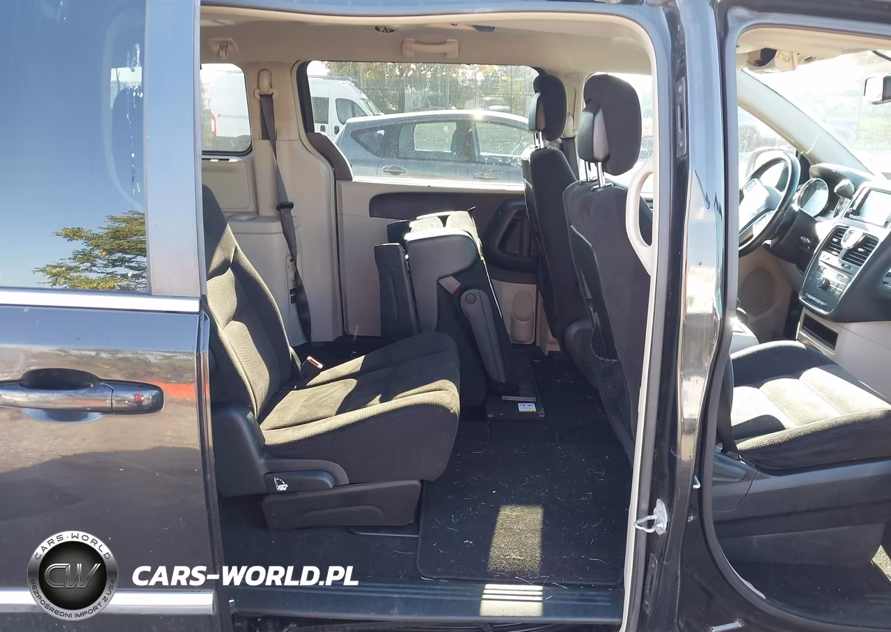 2014 Chrysler Town & Country Touring VIN:2C4RC1BG2ER251565 - 8