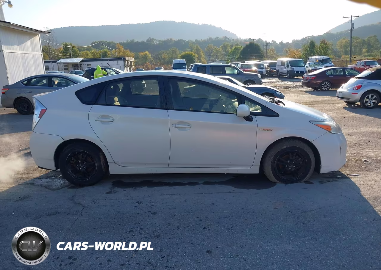2012 Toyota Prius Two VIN:JTDKN3DU4C5412244 - 13