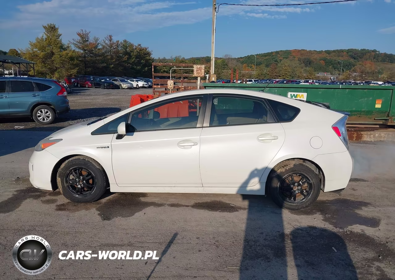 2012 Toyota Prius Two VIN:JTDKN3DU4C5412244 - 14