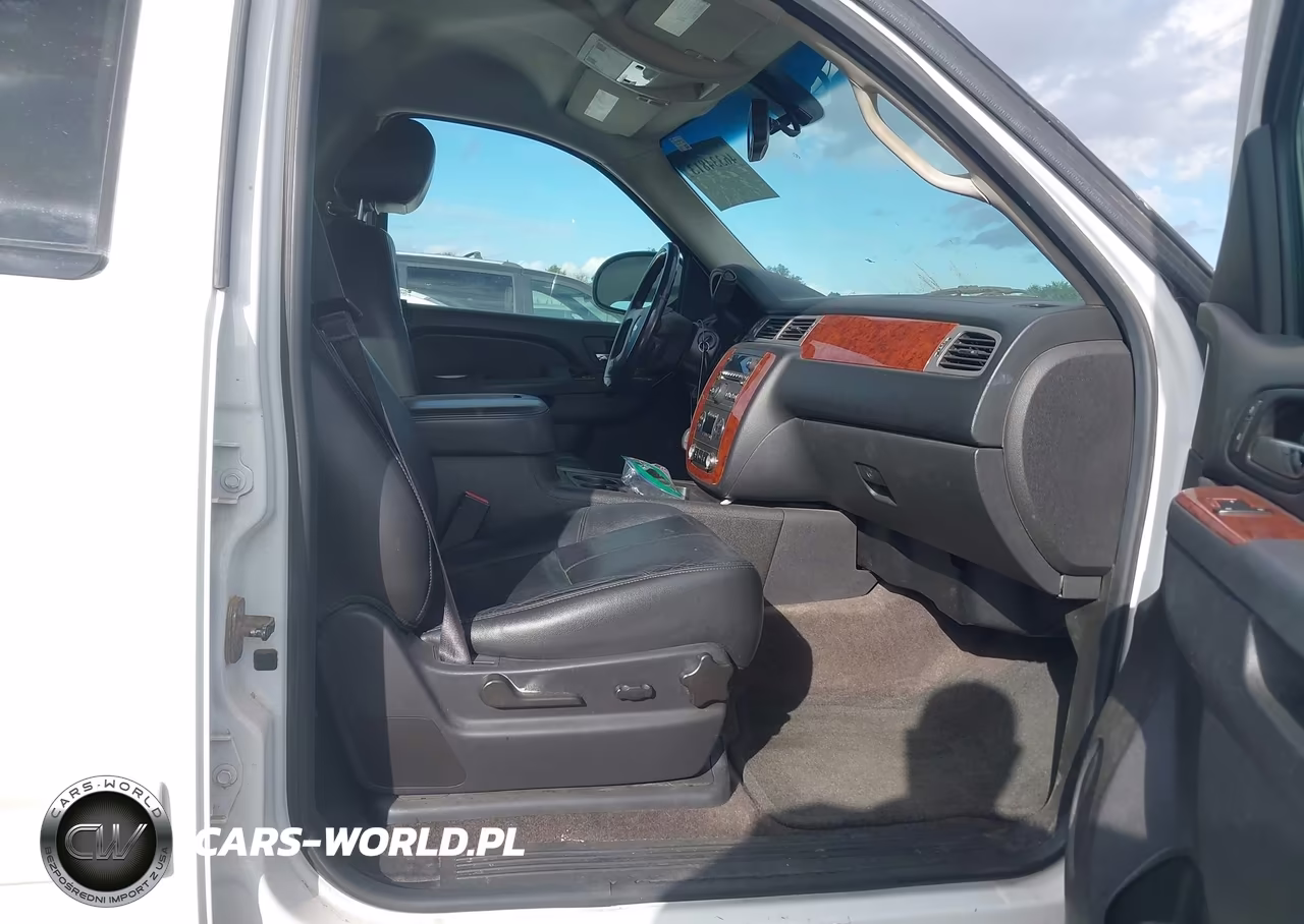 2014 Chevrolet Suburban 1500 Lt VIN:1GNSCJE09ER209696 - 5