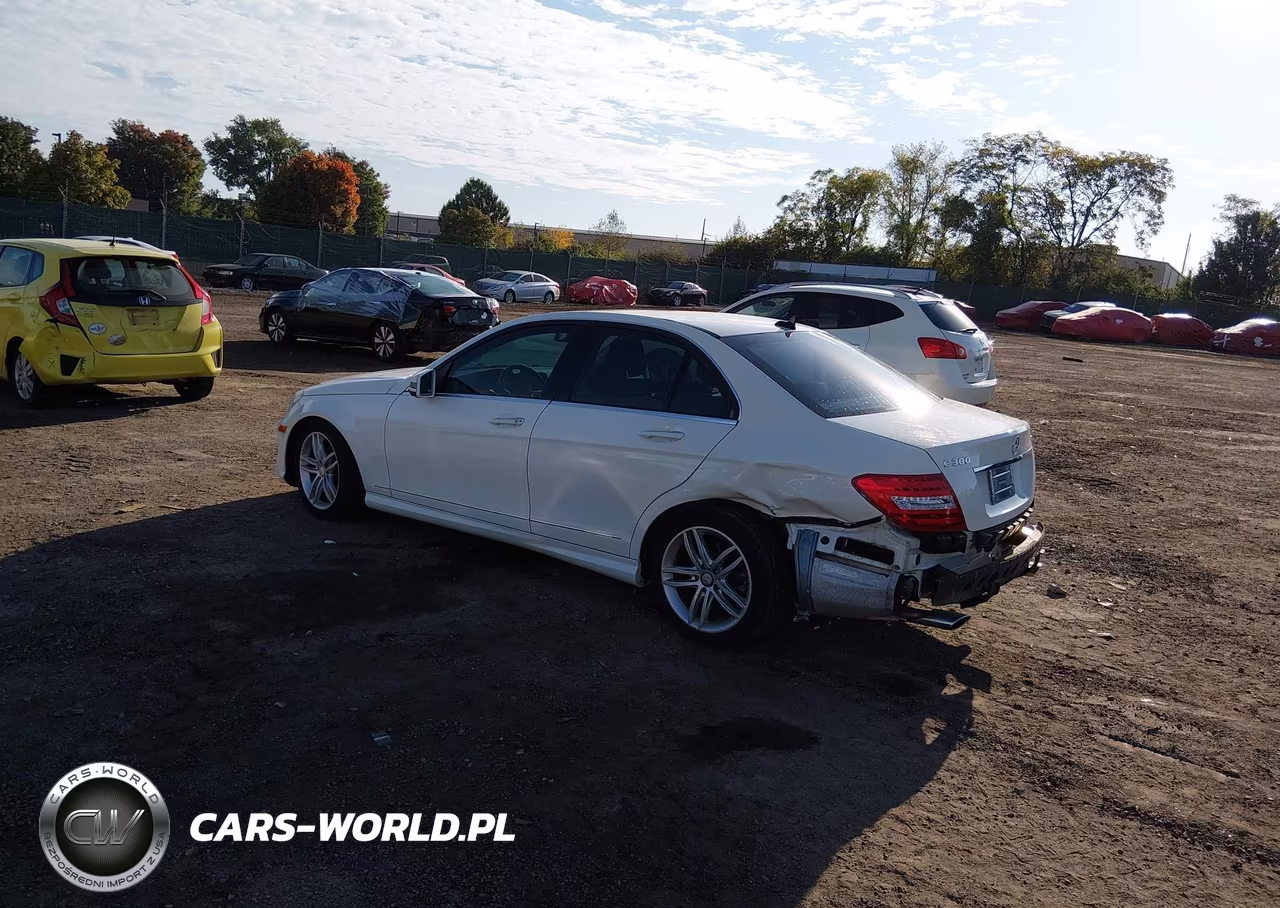 2012 Mercedes-Benz C 300 Sport 4Matic VIN:WDDGF8BB7CA640088 - 3