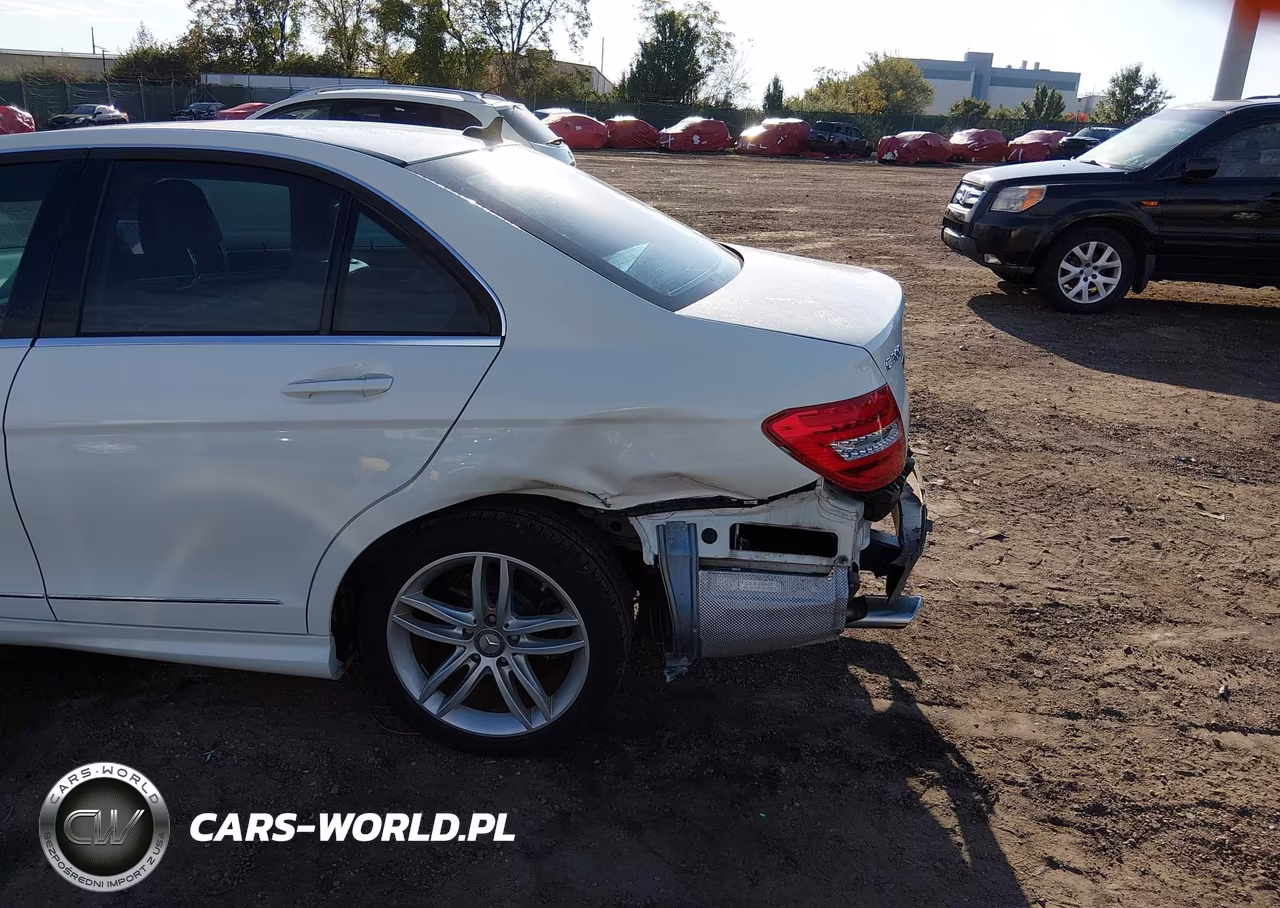2012 Mercedes-Benz C 300 Sport 4Matic VIN:WDDGF8BB7CA640088 - 6