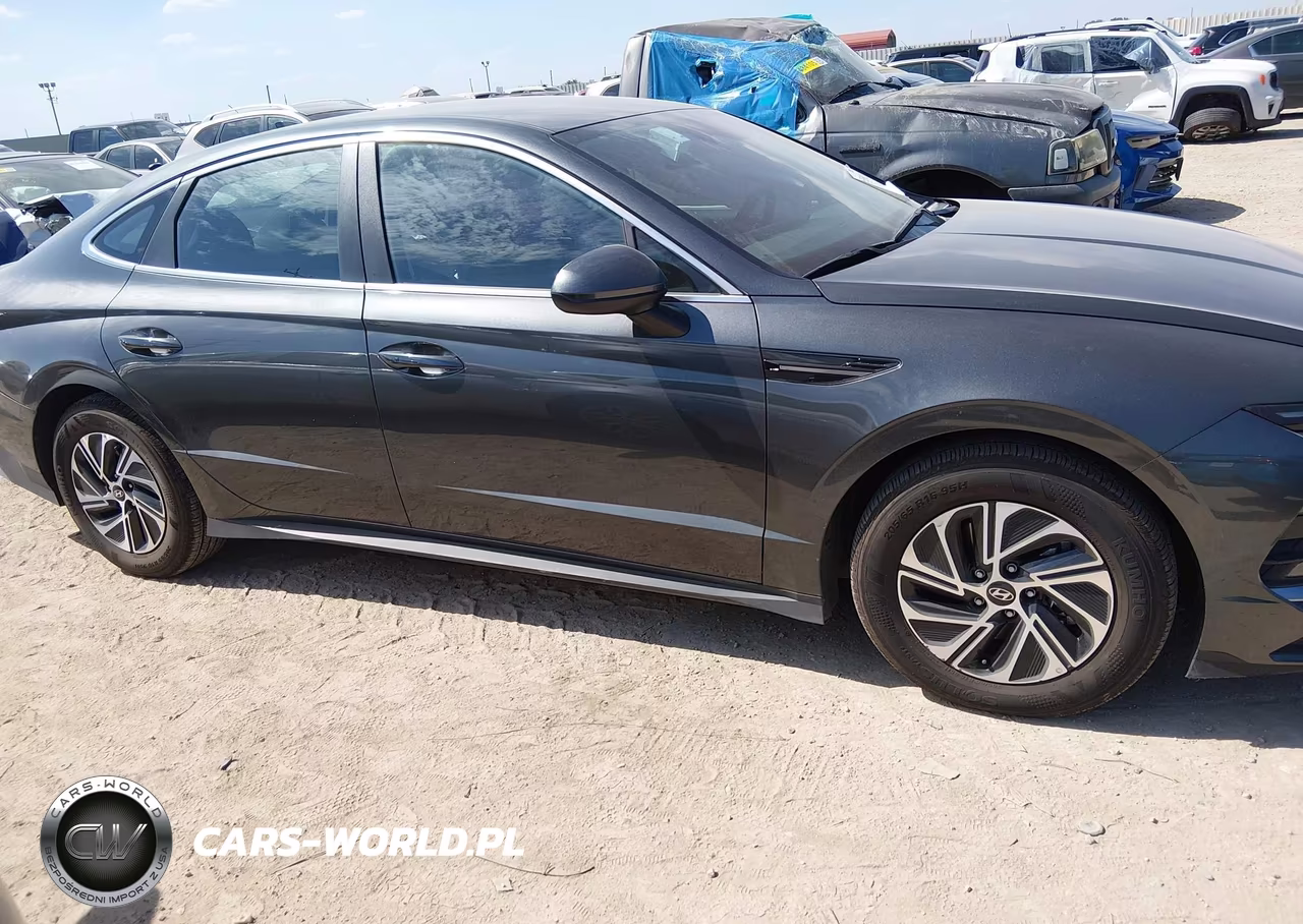 2026 Hyundai Sonata Hybrid Blue VIN:KMHL24JJ3TA179537 - 13