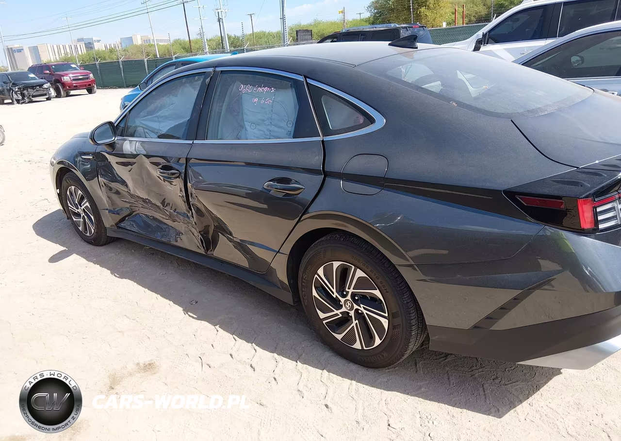2026 Hyundai Sonata Hybrid Blue VIN:KMHL24JJ3TA179537 - 14