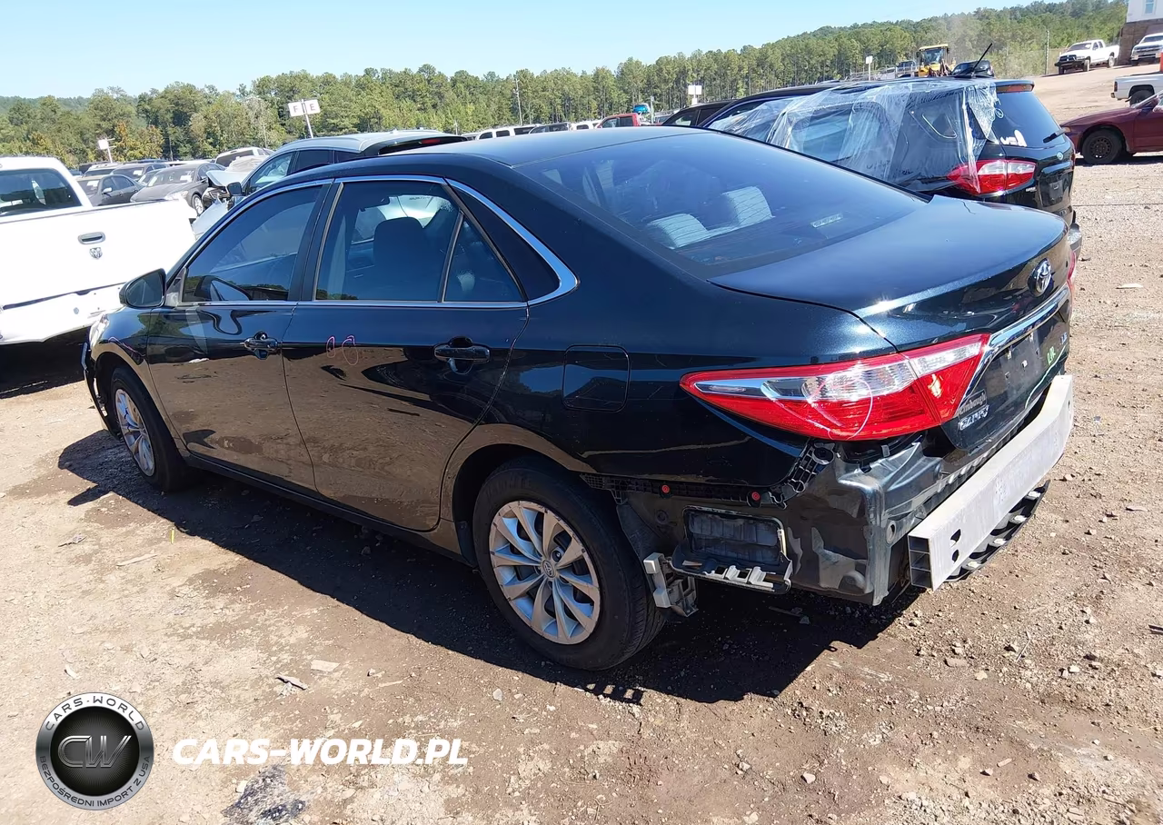 2017 Toyota Camry Le VIN:4T1BF1FK9HU654212 - 3