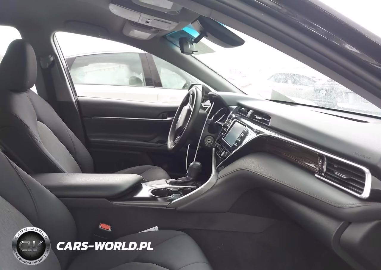 2018 Toyota Camry Le VIN:4T1B11HK9JU065811 - 5