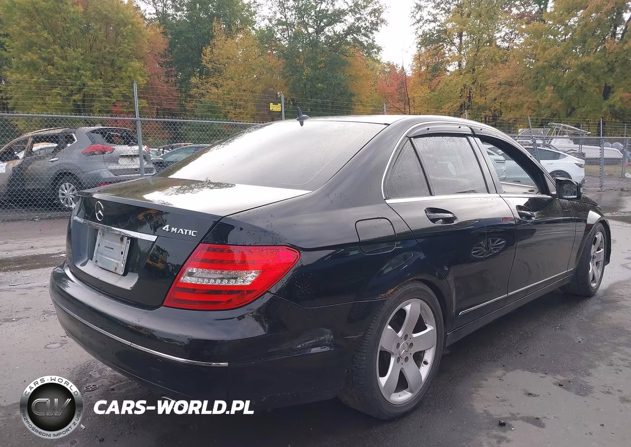 2013 Mercedes-Benz C 300 Luxury 4Matic VIN:WDDGF8AB0DG148826 - 4