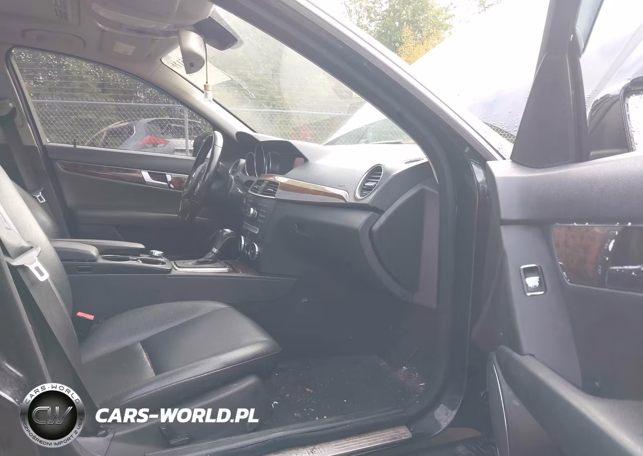 2013 Mercedes-Benz C 300 Luxury 4Matic VIN:WDDGF8AB0DG148826 - 5