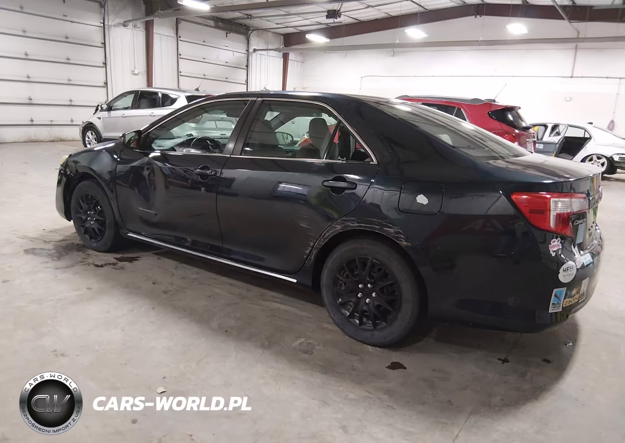 2013 Toyo Camry Le Automatic Le VIN:4T4BF1FK5DR318699 - 3