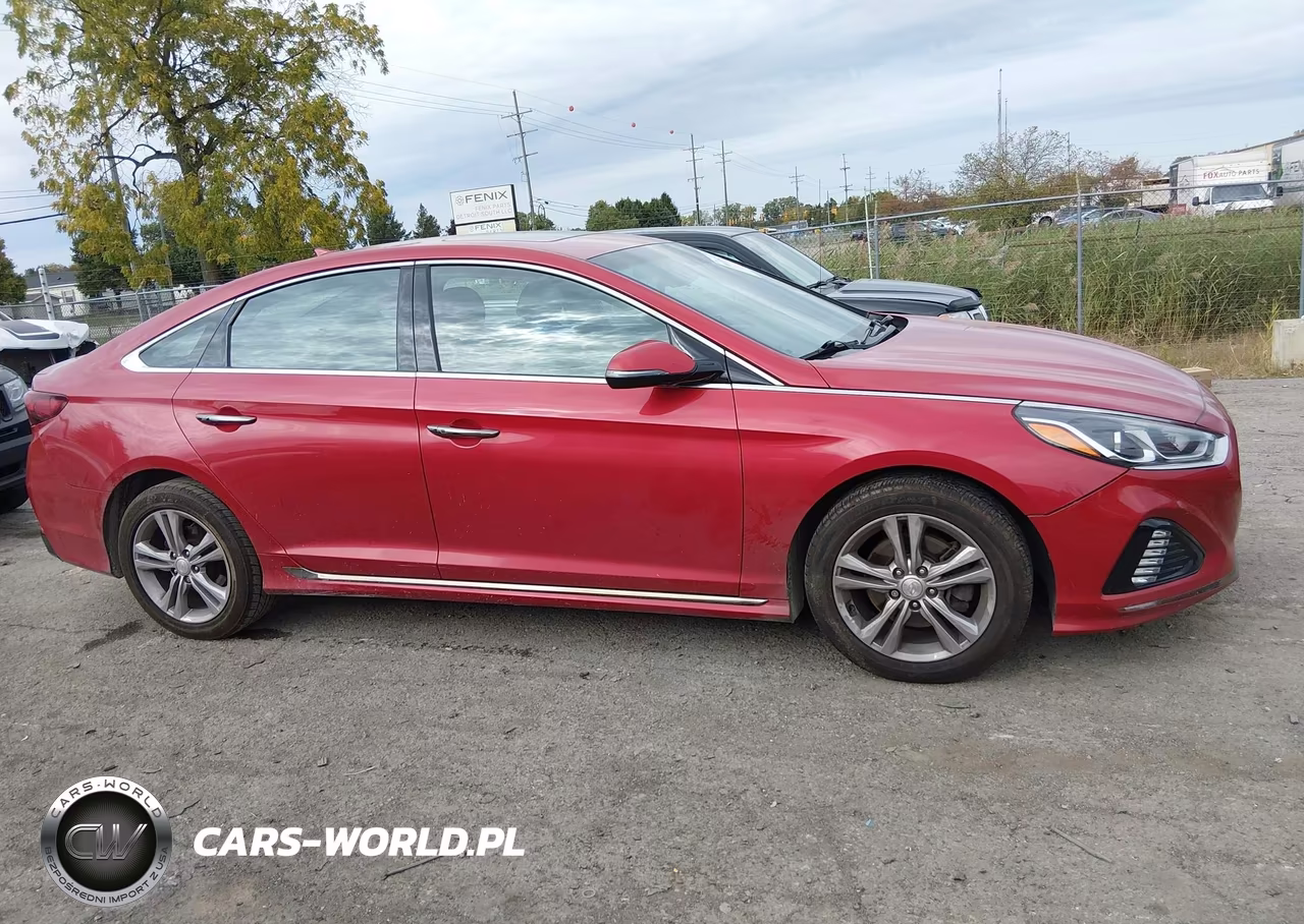 2018 Hyundai Sonata Sport VIN:5NPE34AF9JH627291 - 13