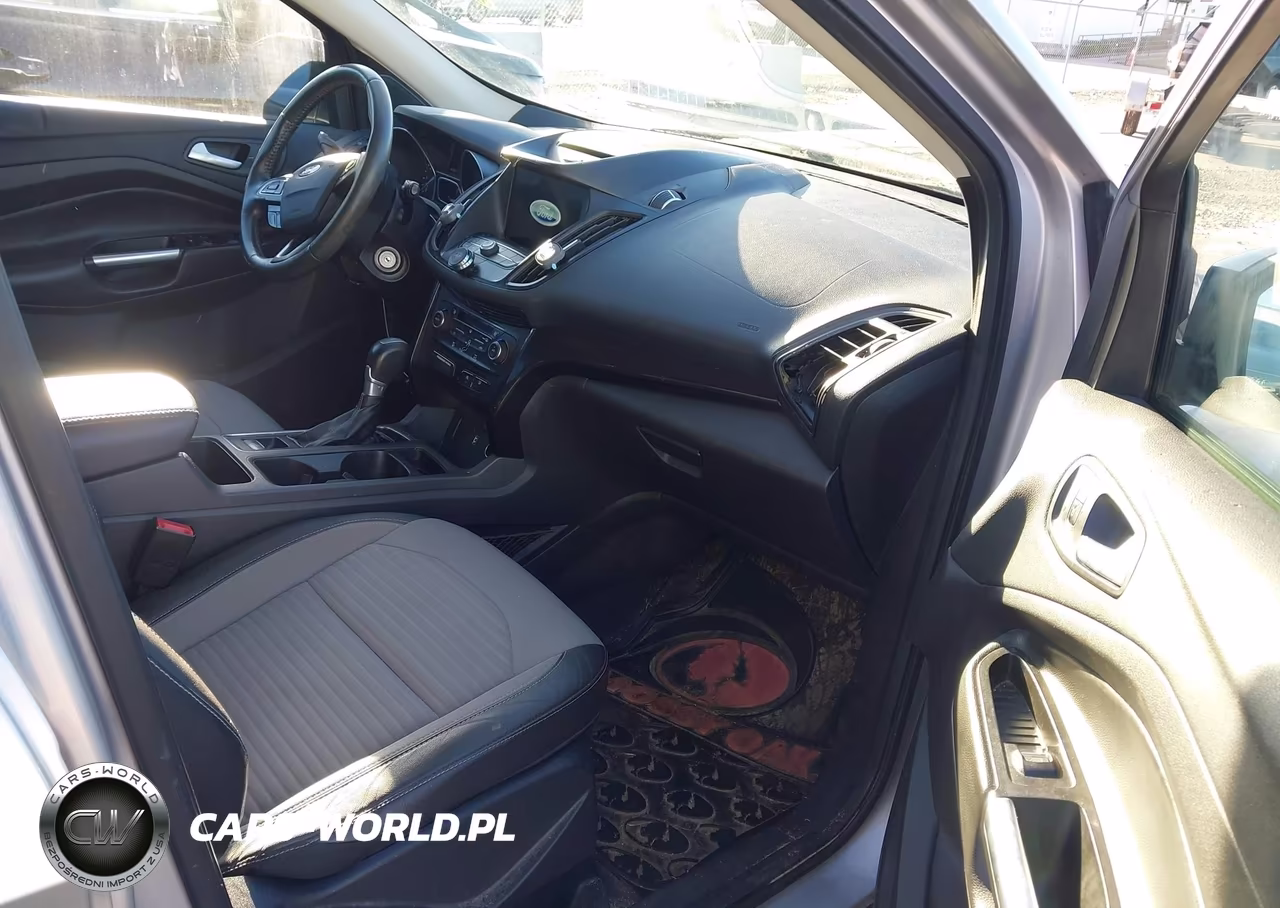 2017 Ford Escape Se VIN:1FMCU0GD8HUA88368 - 5