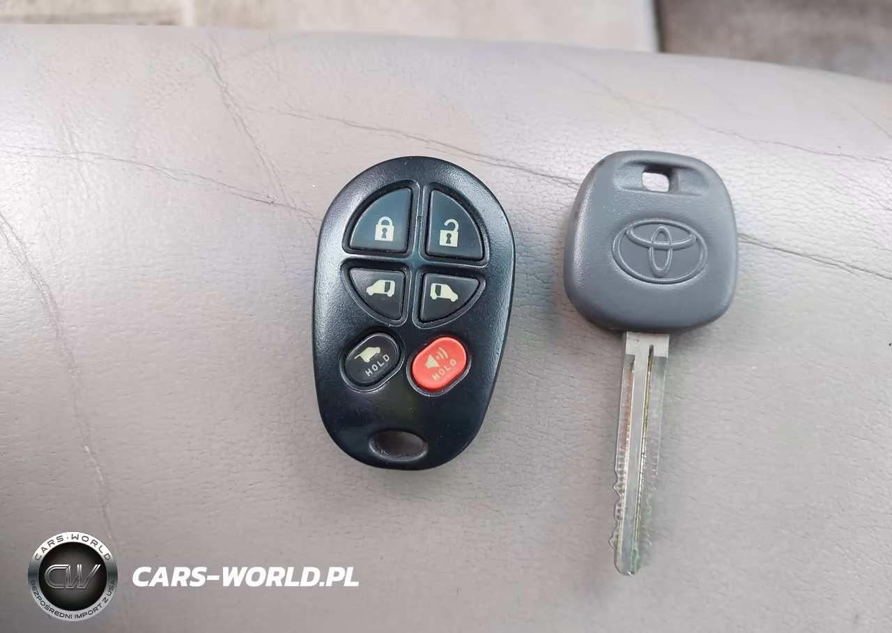 2010 Toyota Sienna Limited VIN:5TDYK4CC7AS294487 - 11