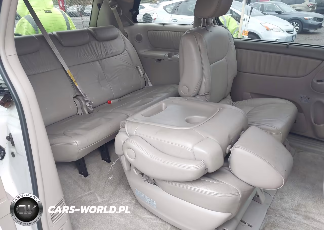 2010 Toyota Sienna Limited VIN:5TDYK4CC7AS294487 - 8