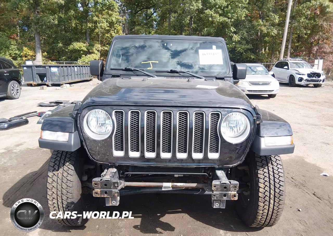 2018 Jeep Wrangler Unlimited Sahara 4X4 VIN:1C4HJXEG2JW123750 - 13