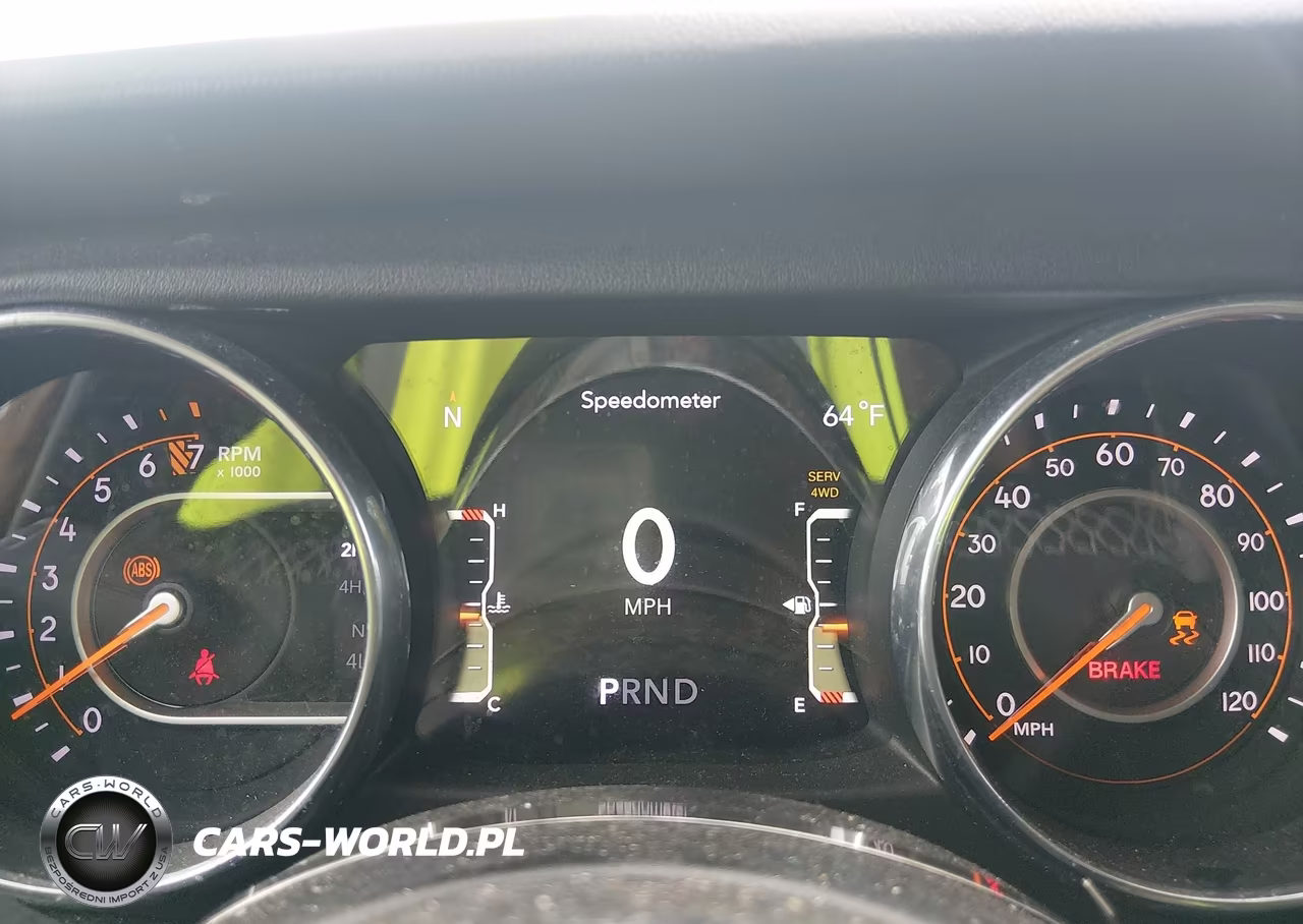 2018 Jeep Wrangler Unlimited Sahara 4X4 VIN:1C4HJXEG2JW123750 - 16