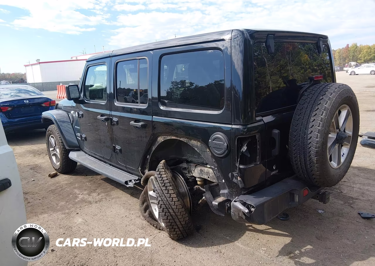 2018 Jeep Wrangler Unlimited Sahara 4X4 VIN:1C4HJXEG2JW123750 - 3