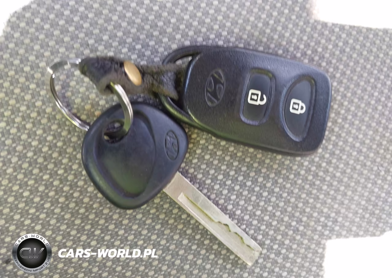 2013 Hyundai Accent Gls VIN:KMHCT4AE6DU551582 - 11