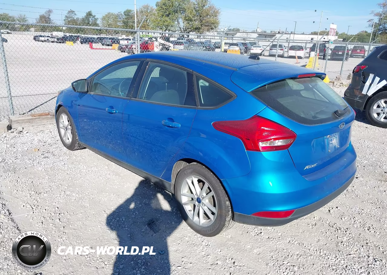 2017 Ford Focus Se VIN:1FADP3K20HL245068 - 3