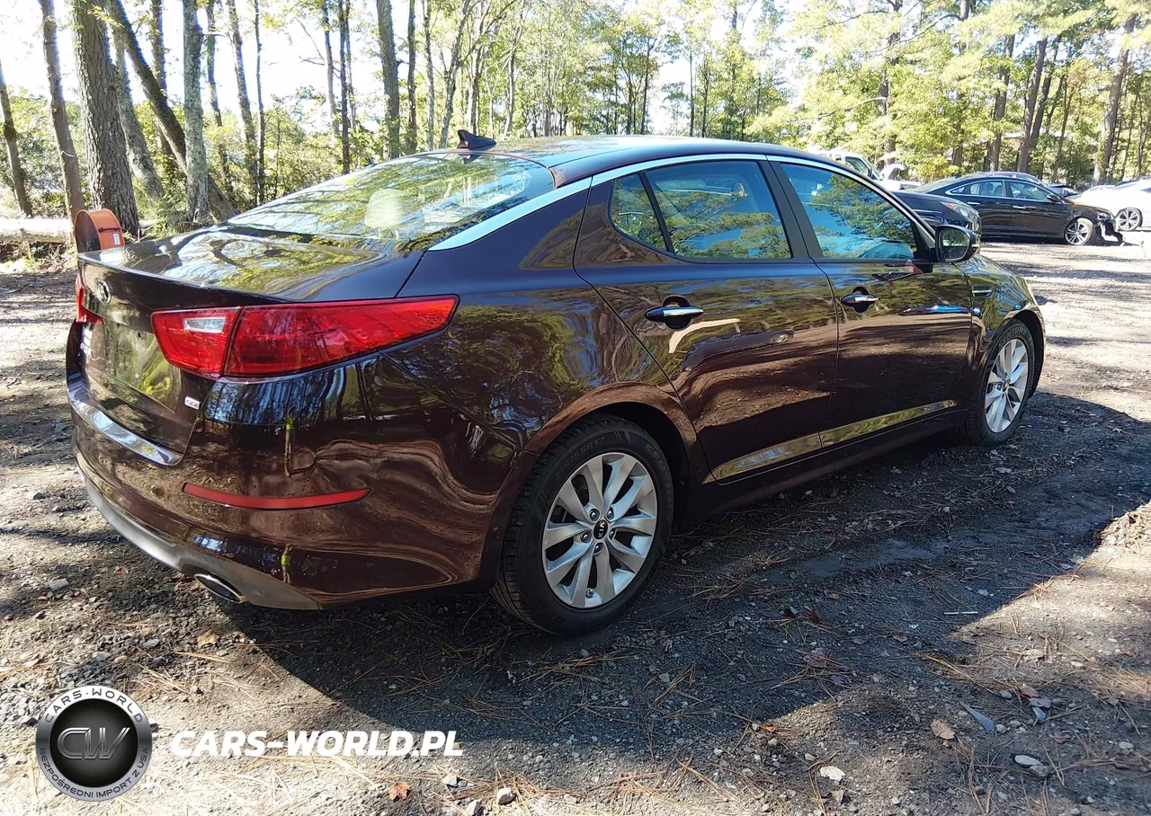 2015 Kia Optima Lx VIN:5XXGM4A74FG477446 - 4