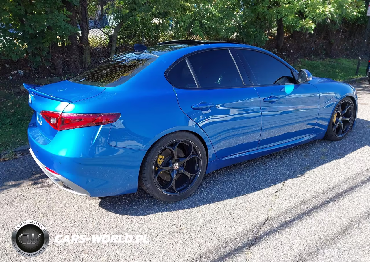 2018 Alfa Romeo Giulia Ti Sport Awd VIN:ZARFAEEN4J7575449 - 4