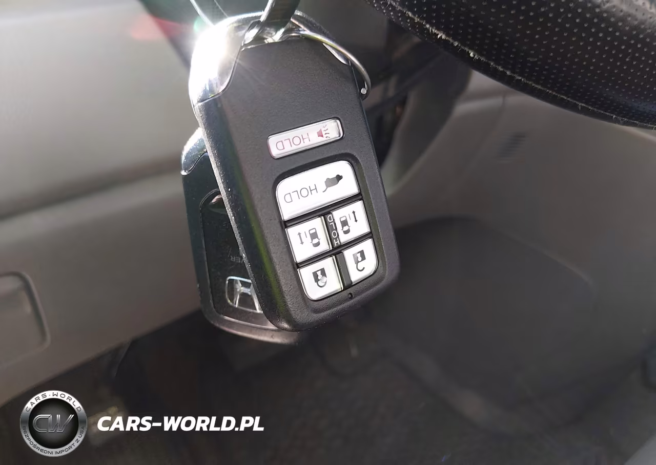 2015 Honda Odyssey Touring-Touring Elite VIN:5FNRL5H93FB038167 - 11