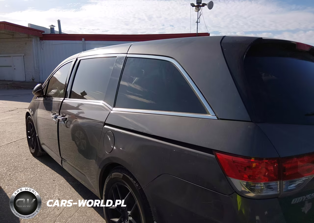 2015 Honda Odyssey Touring-Touring Elite VIN:5FNRL5H93FB038167 - 14