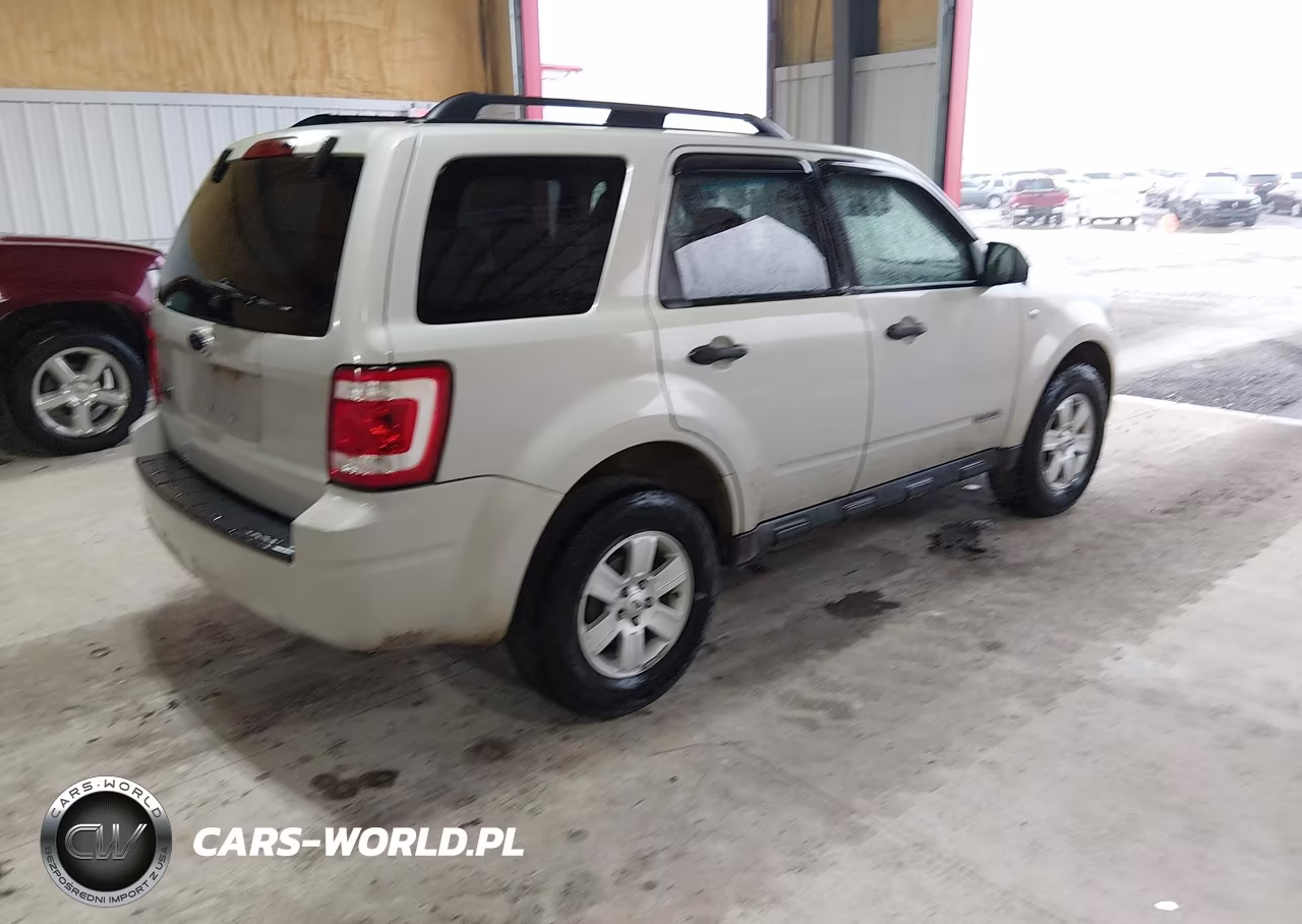 2008 Ford Escape Xlt VIN:1FMCU03158KC98305 - 4