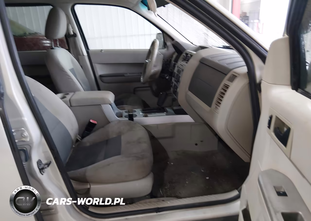 2008 Ford Escape Xlt VIN:1FMCU03158KC98305 - 5
