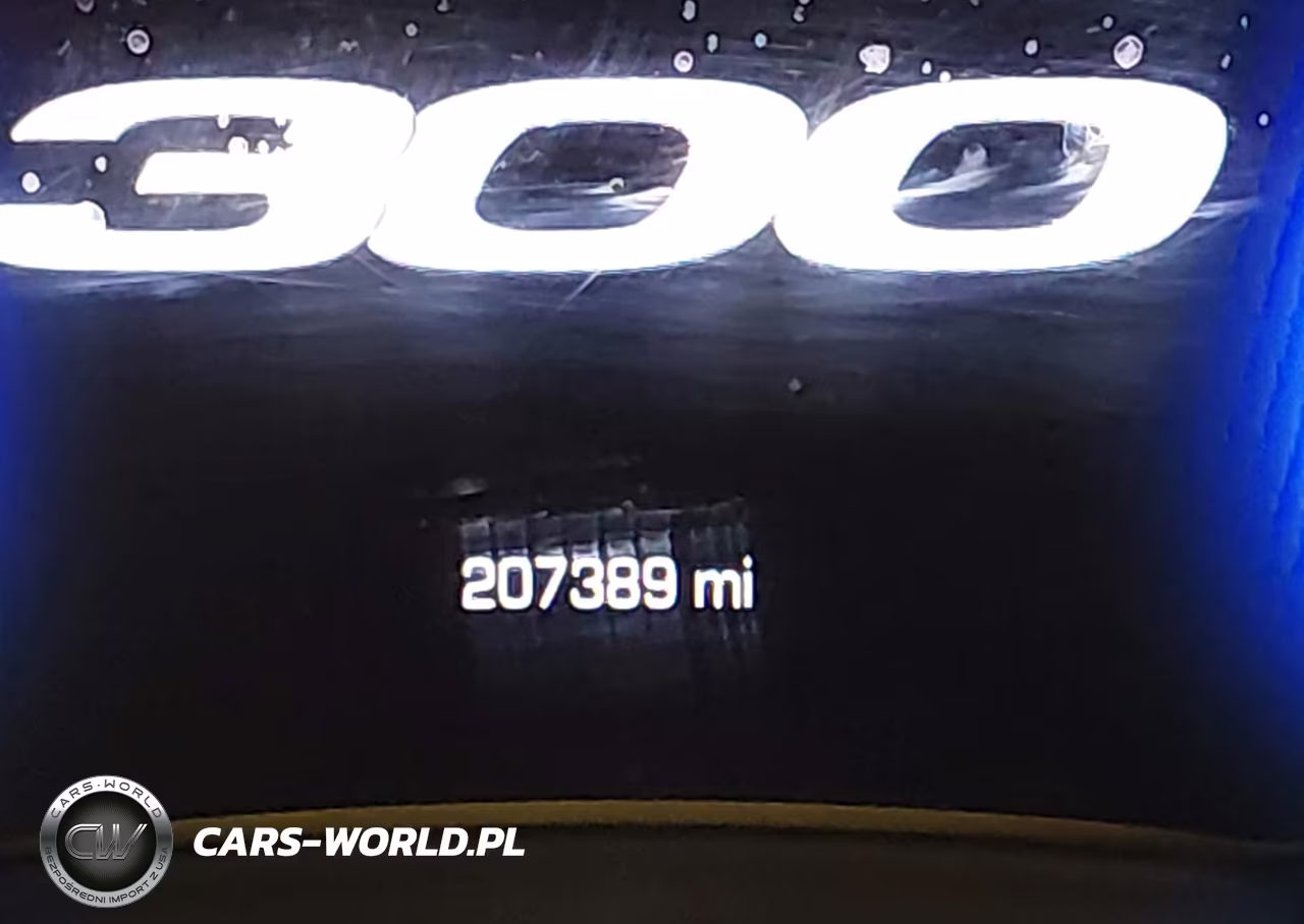 2018 Chrysler 300 Limited Awd VIN:2C3CCAKG6JH268234 - 16