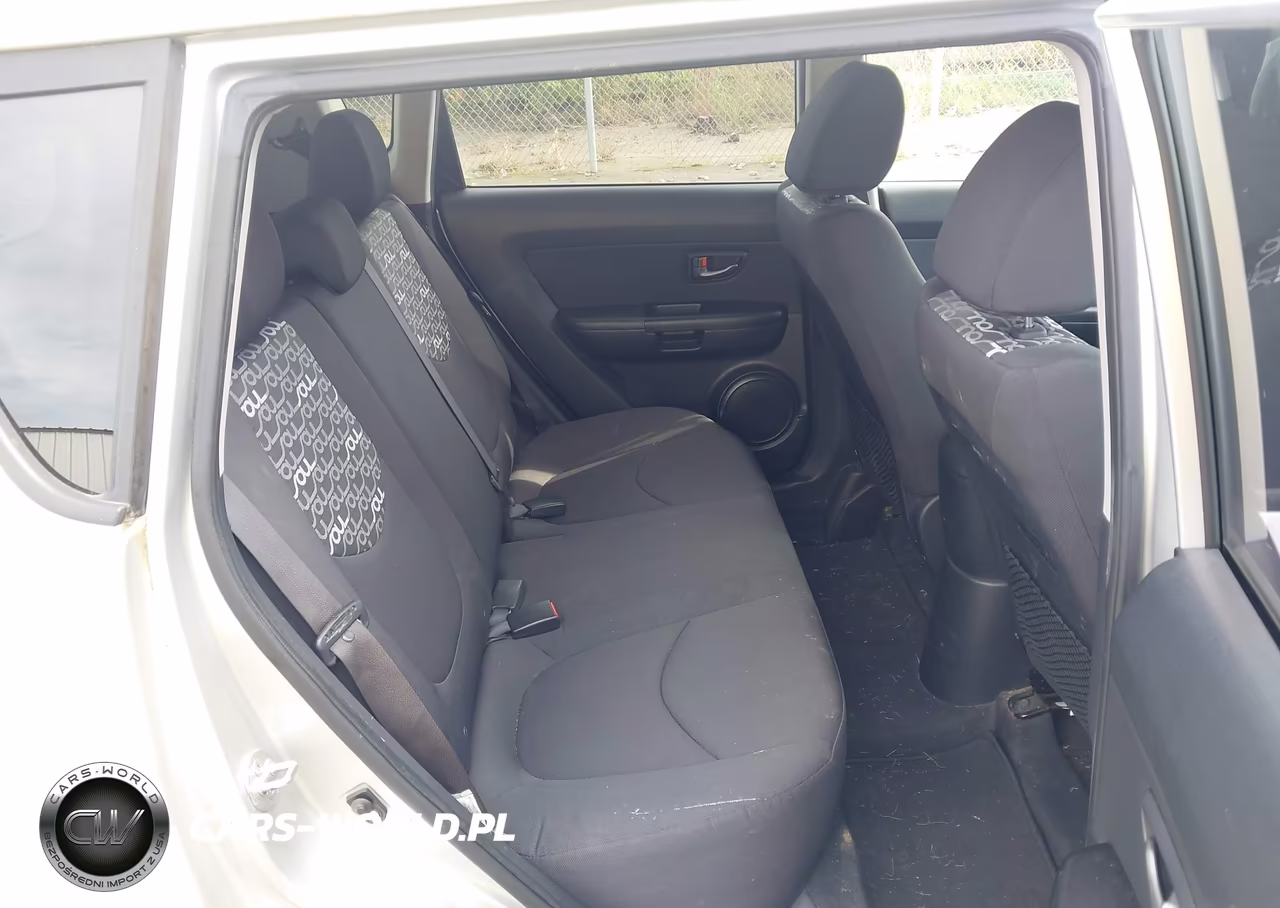 2011 Kia Soul + VIN:KNDJT2A23B7263844 - 8