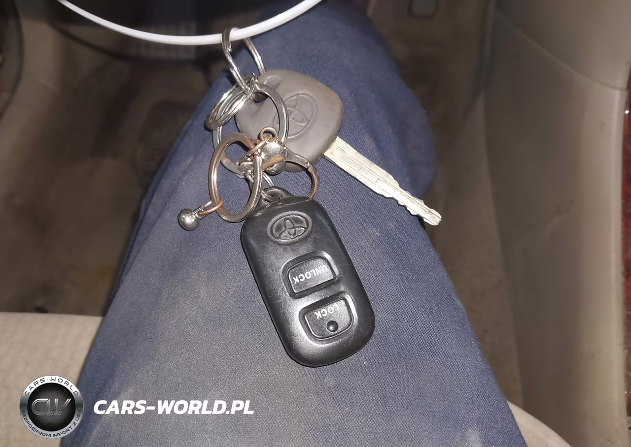 2007 Toyota Corolla Le VIN:1NXBR32E47Z832142 - 11