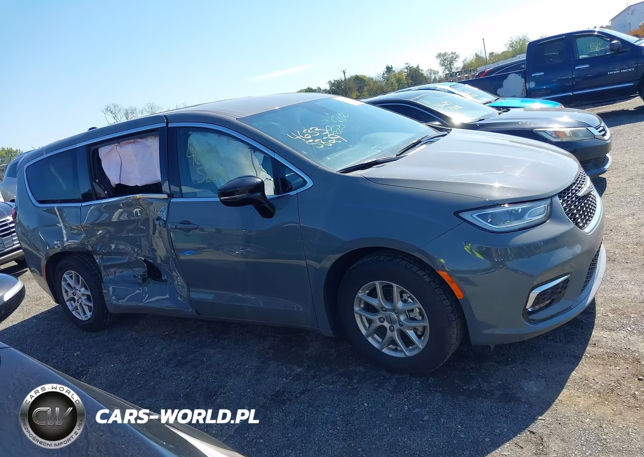 2025 Chrysler Pacifica Select VIN:2C4RC1BG6SR569832 - 13