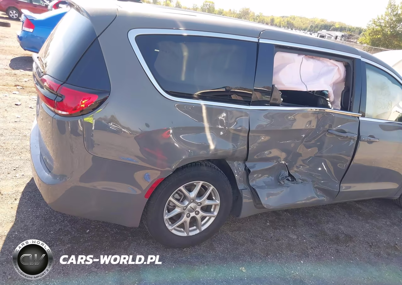 2025 Chrysler Pacifica Select VIN:2C4RC1BG6SR569832 - 17