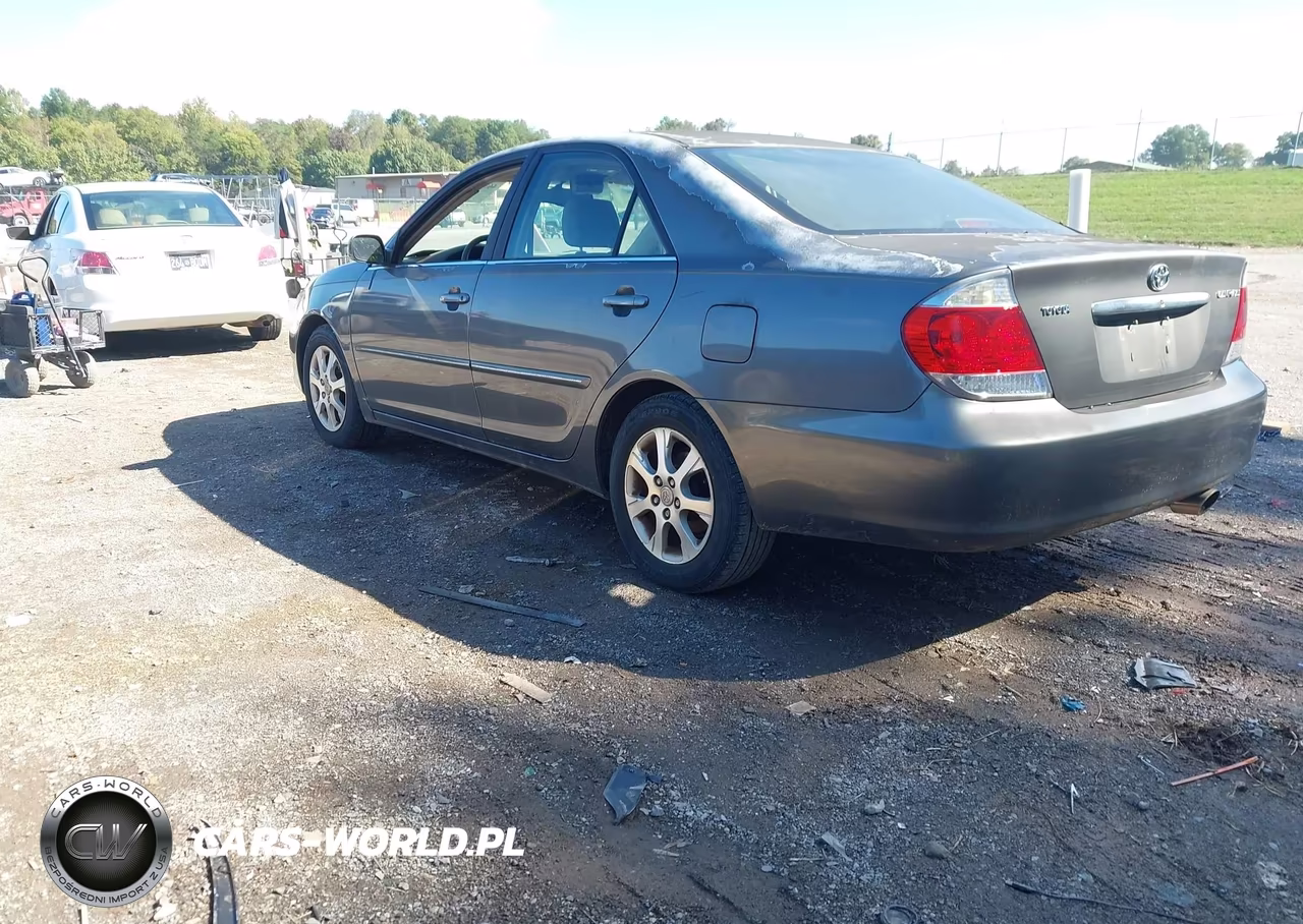 2005 Toyota Camry Xle VIN:4T1BE32KX5U502987 - 3