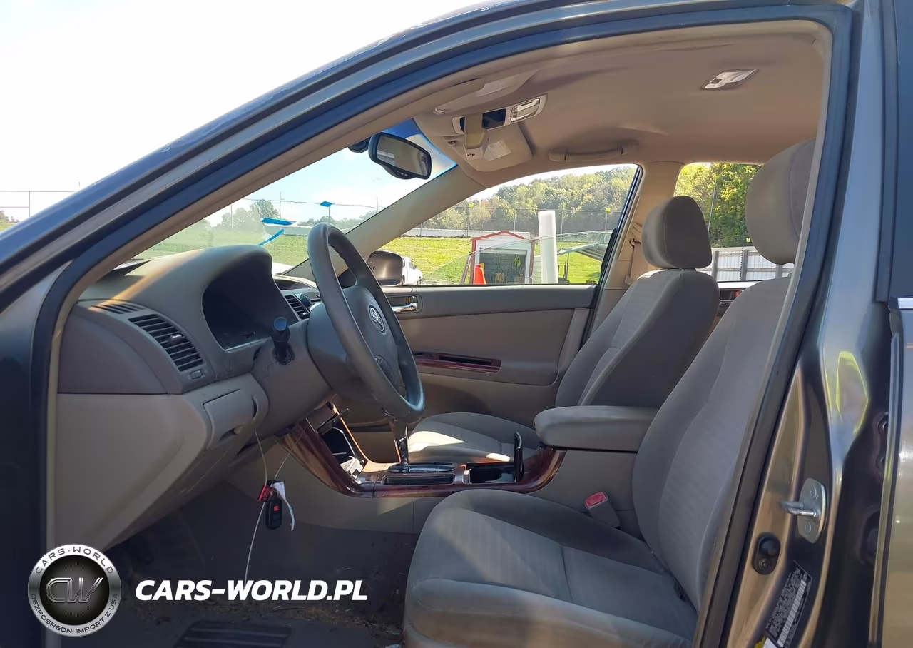 2005 Toyota Camry Xle VIN:4T1BE32KX5U502987 - 5