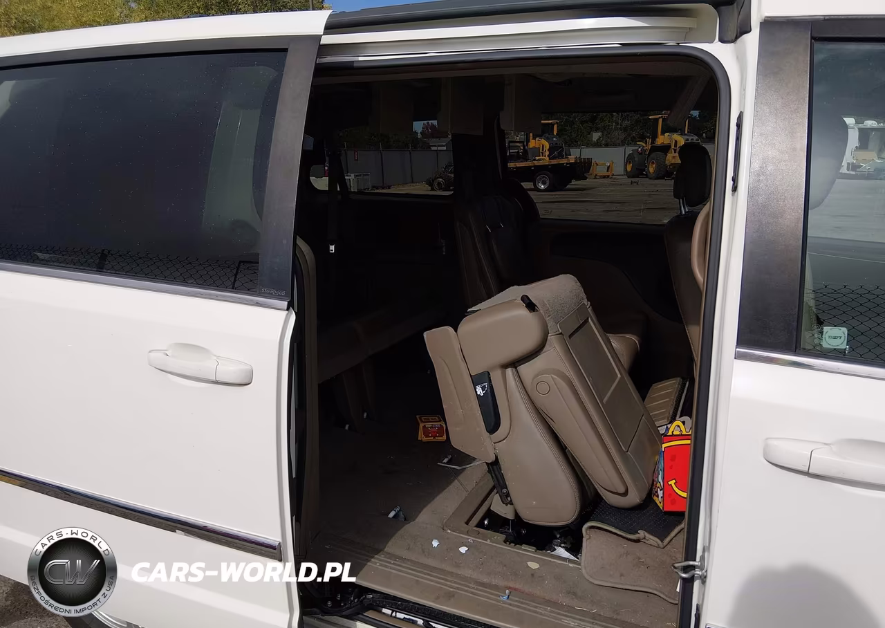 2012 Chrysler Town & Country Touring VIN:2C4RC1BG0CR368218 - 8