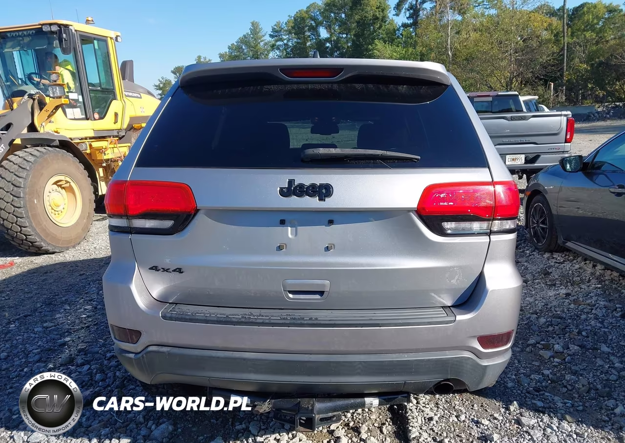 2014 Jeep Grand Cherokee Laredo VIN:1C4RJFAGXEC391831 - 16