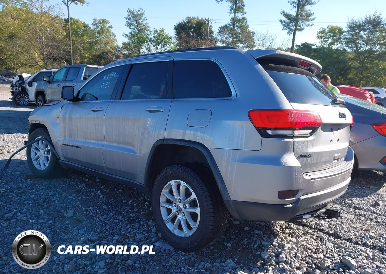 2014 Jeep Grand Cherokee Laredo VIN:1C4RJFAGXEC391831 - 3
