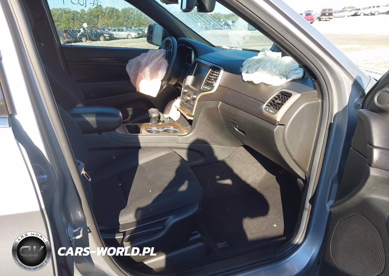 2014 Jeep Grand Cherokee Laredo VIN:1C4RJFAGXEC391831 - 5