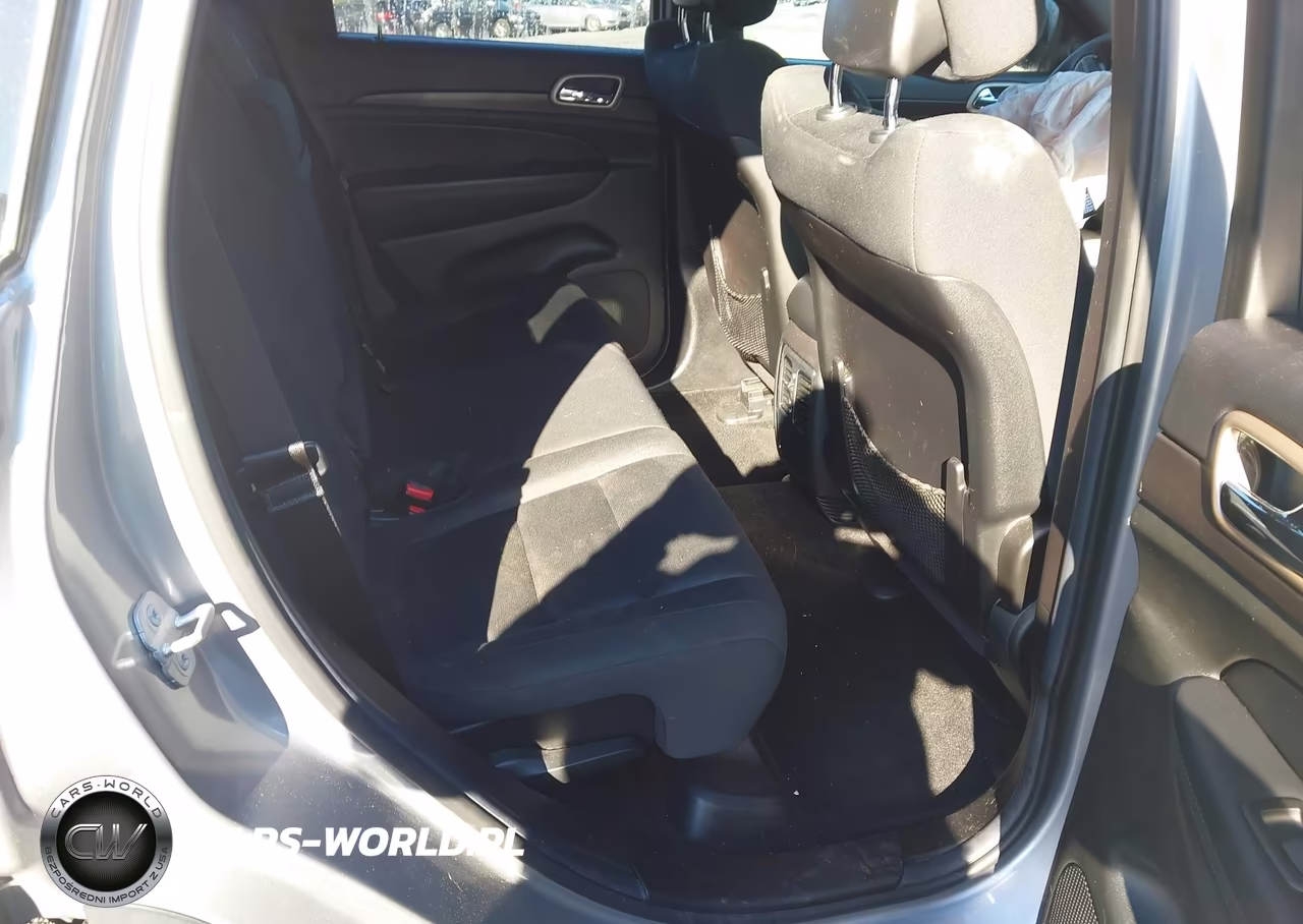 2014 Jeep Grand Cherokee Laredo VIN:1C4RJFAGXEC391831 - 8