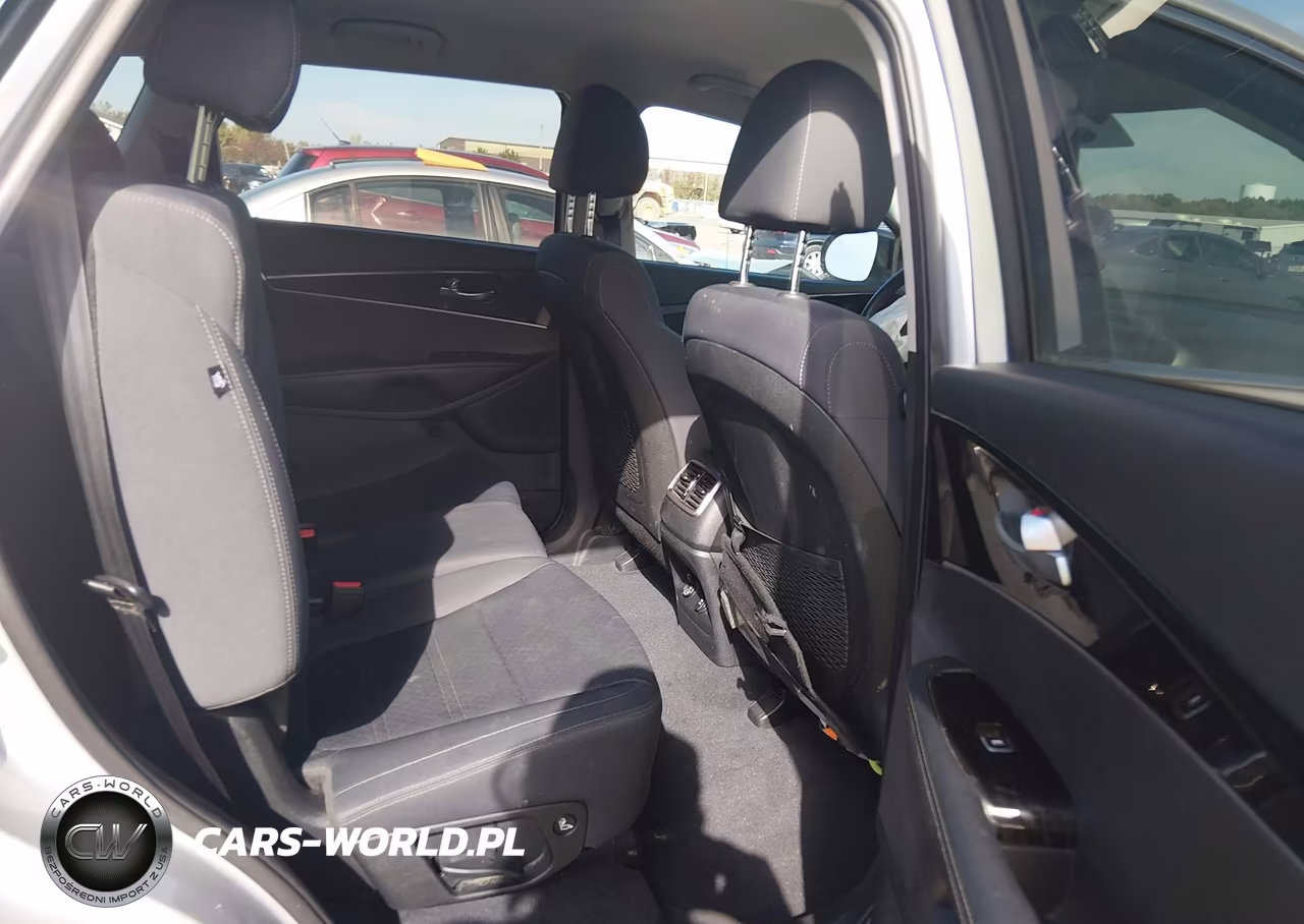 2020 Kia Sorento 3.3L S VIN:5XYPGDA50LG648254 - 8