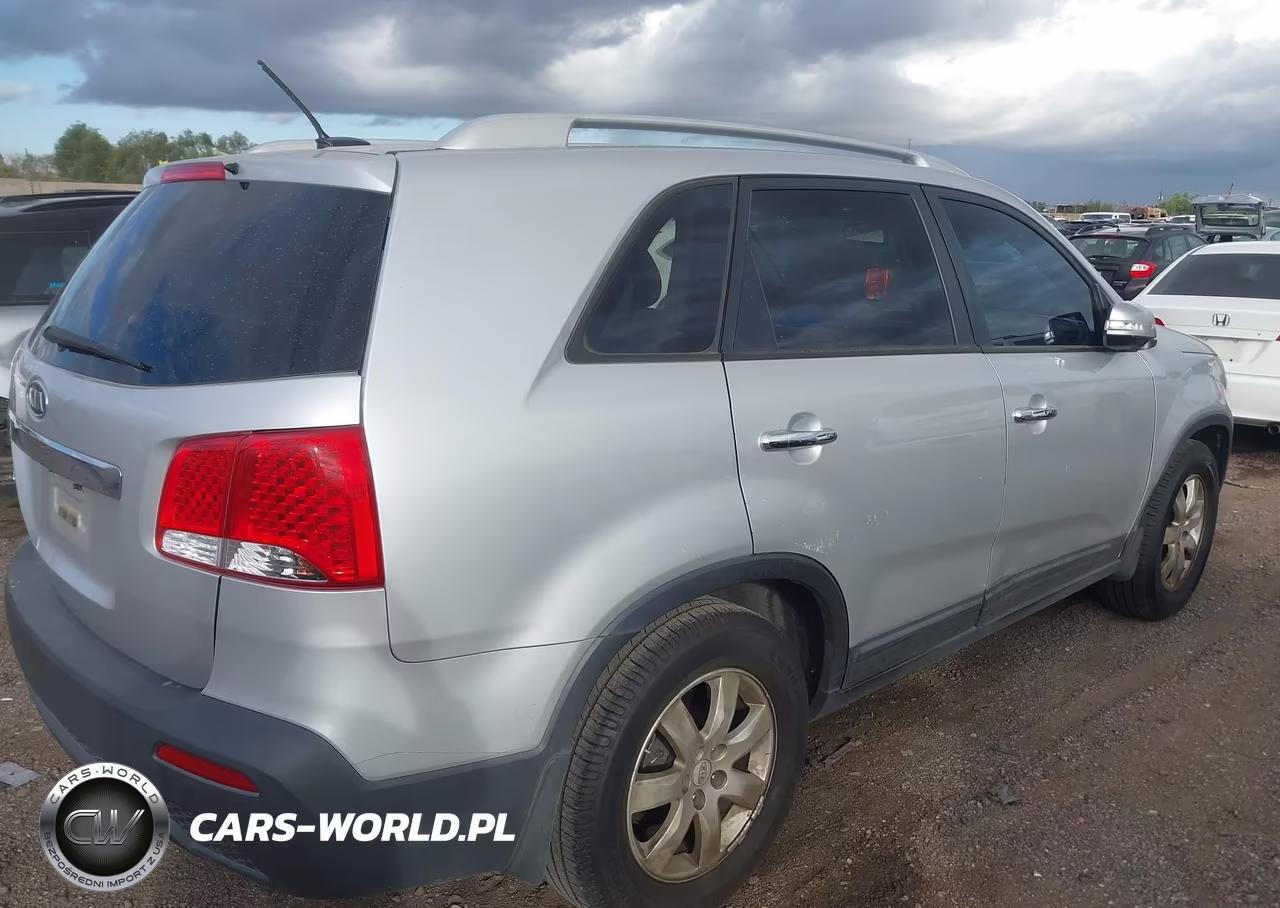 2012 Kia Sorento Lx V6 VIN:5XYKT4A2XCG197779 - 4