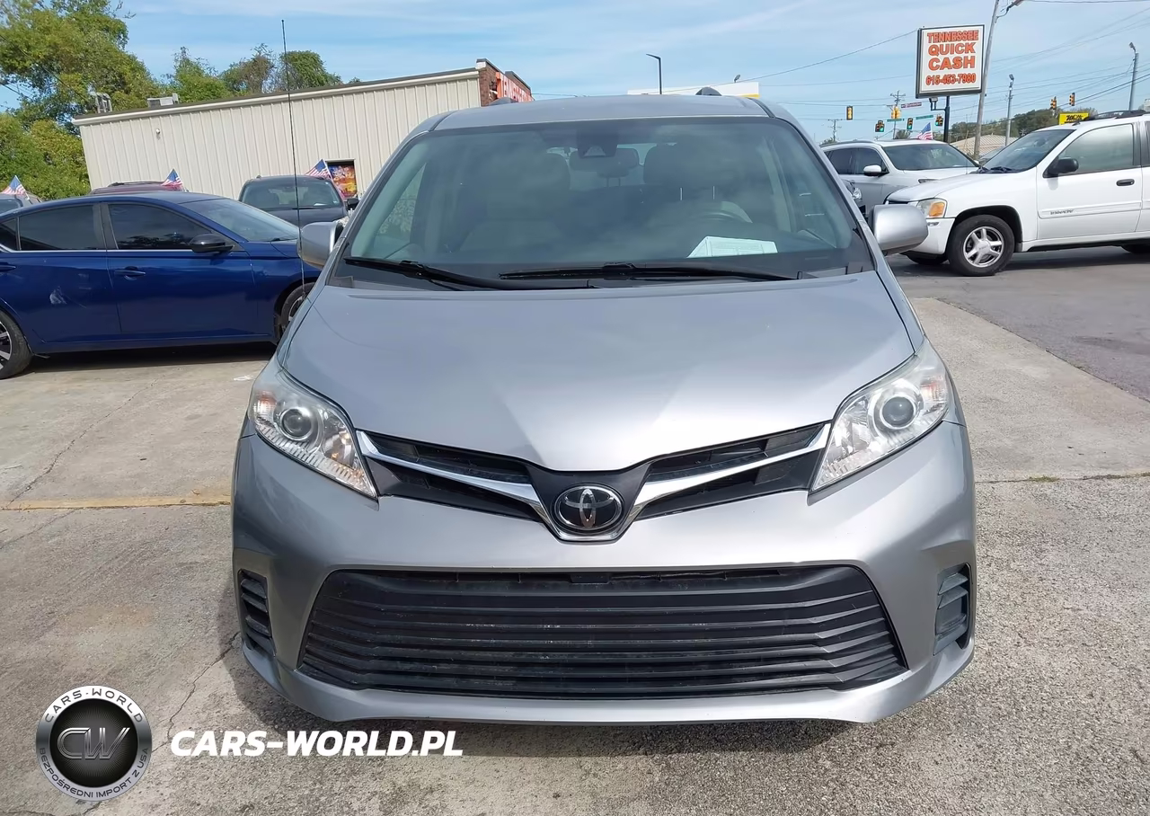 2018 Toyota Sienna Le 8 Passenger VIN:5TDKZ3DC6JS954674 - 12