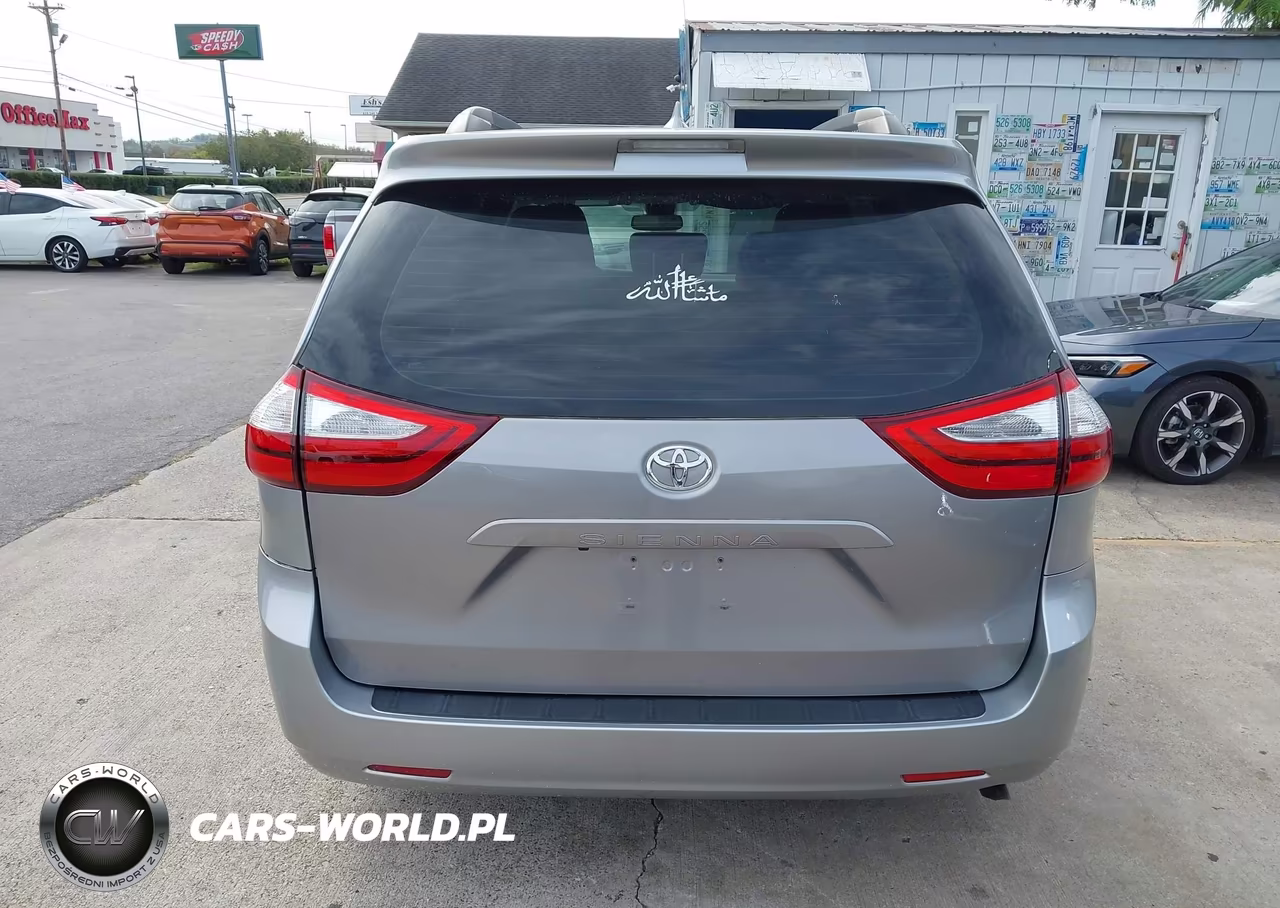 2018 Toyota Sienna Le 8 Passenger VIN:5TDKZ3DC6JS954674 - 16