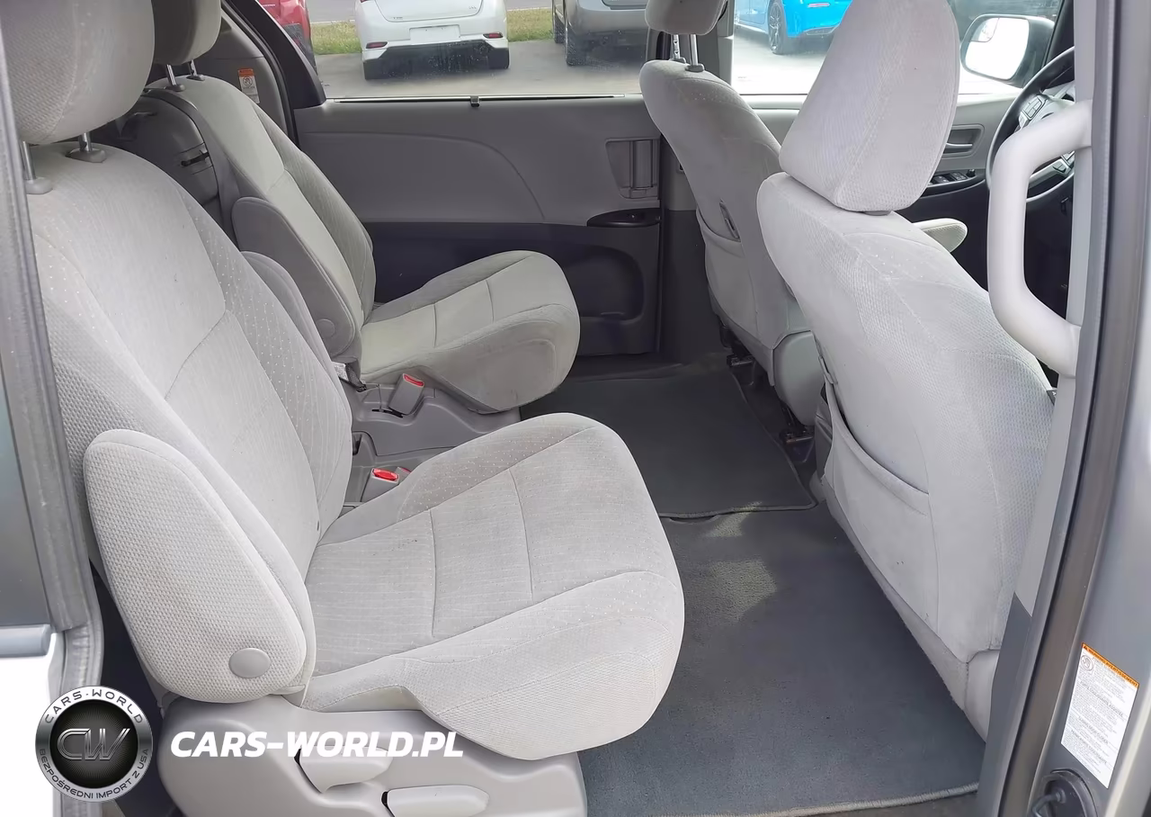 2018 Toyota Sienna Le 8 Passenger VIN:5TDKZ3DC6JS954674 - 8