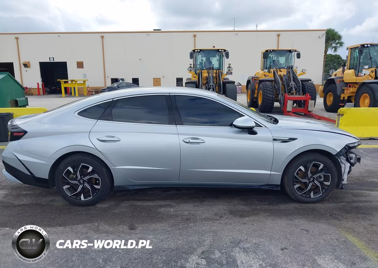2025 Hyundai Sonata Sel VIN:KMHL64JA3SA456822 - 13